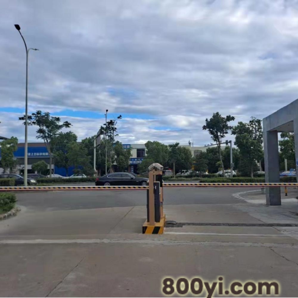 智能停车场收费系统-自动识别车辆设备广告道闸一体机-车车顺