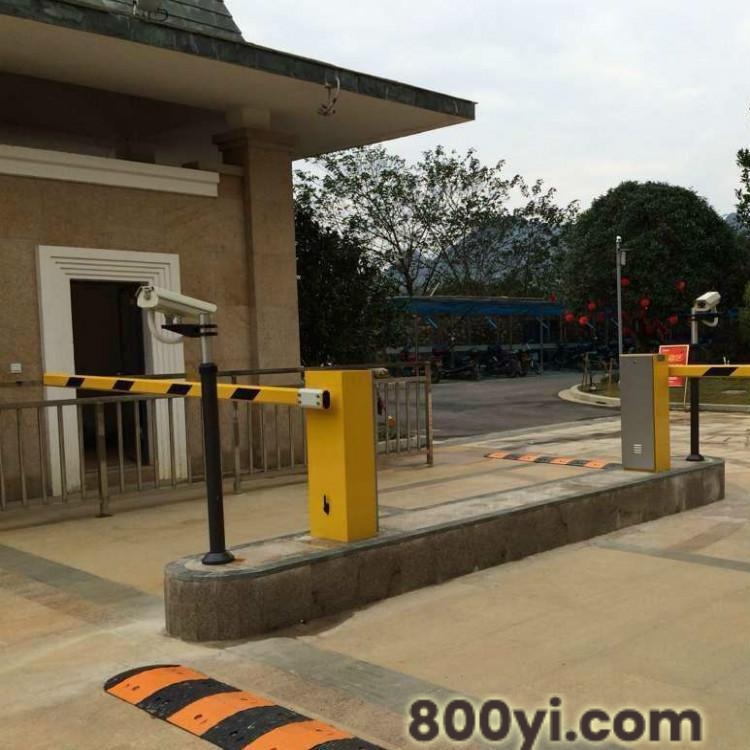 森威门业-智能识别系统-停车场管理系统-小区道闸杆